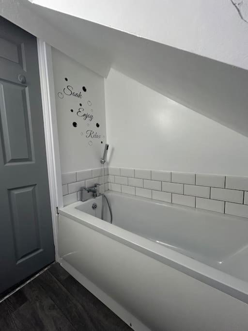 Apartament Rock Park Penthouse Llandrindod Wells Zewnętrze zdjęcie