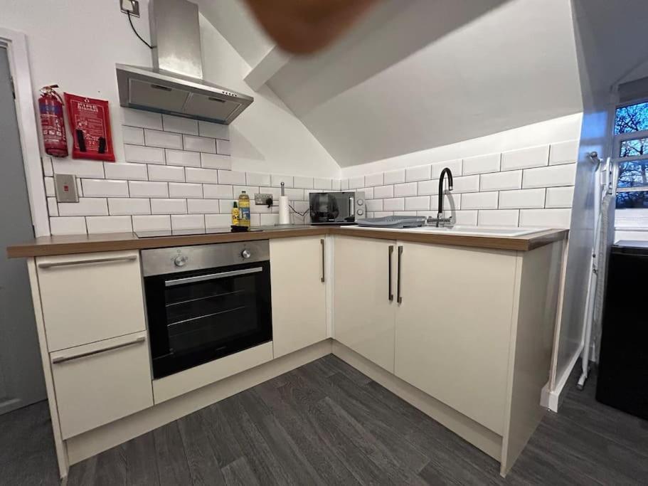 Apartament Rock Park Penthouse Llandrindod Wells Zewnętrze zdjęcie